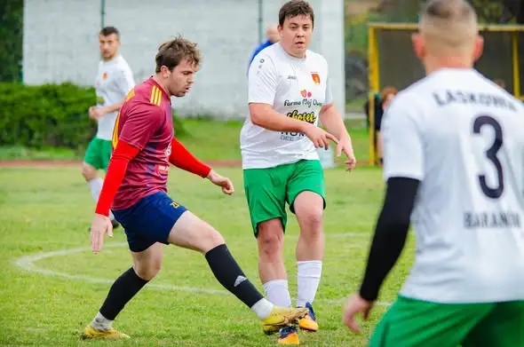 Koniec jesieni w Klasie B: Laskowia Baranów wygrywa z Hetmanem Gołąb 4:1