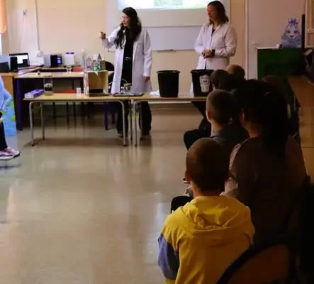 Kurow: uczniowie klas I–III poznawali tajemnice wody podczas warsztatów