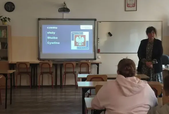 Uczniowie z Nałęczowa poznali kulisy pracy urzędników państwowych