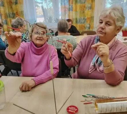 Warsztaty z panią Joanną Padło w Klubie – ćwiczyliśmy dłonie i umysły