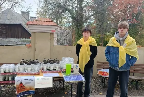 Młodzież z Nałęczowa kwestowała na rzecz hospicjum w Puławach