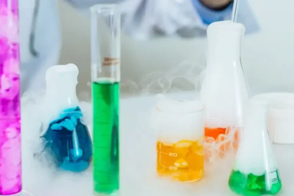 Pokazy chemiczne w SP3 Puławy: nauka przez eksperymenty